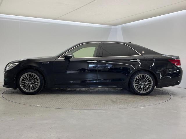 クラウンハイブリッド アスリートＳ　禁煙車　純正ナビ　バックカメラ　衝突被害軽減システム　スマートキー　ＨＩＤヘッド　ビルトインＥＴＣ　シートヒーター　クルーズコントロール　オートライト　純正１８インチアルミホイール（35枚目）