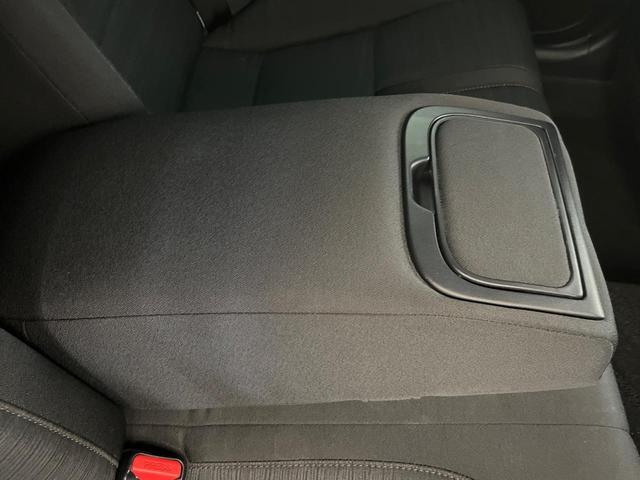 クラウンハイブリッド アスリートＳ　禁煙車　純正ナビ　バックカメラ　衝突被害軽減システム　スマートキー　ＨＩＤヘッド　ビルトインＥＴＣ　シートヒーター　クルーズコントロール　オートライト　純正１８インチアルミホイール（41枚目）