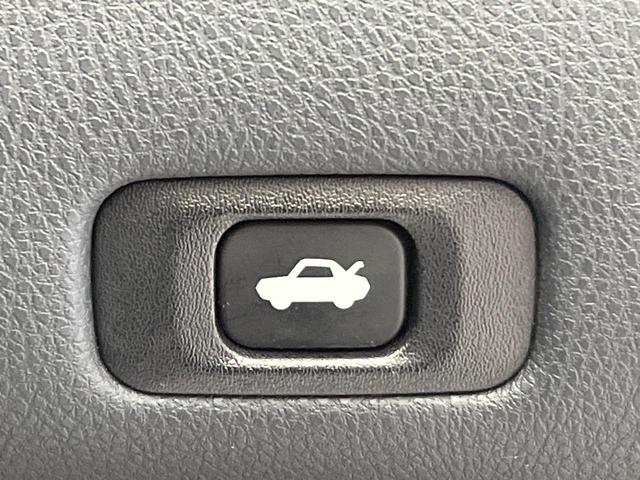 クラウンハイブリッド アスリートＳ　禁煙車　純正ナビ　バックカメラ　衝突被害軽減システム　スマートキー　ＨＩＤヘッド　ビルトインＥＴＣ　シートヒーター　クルーズコントロール　オートライト　純正１８インチアルミホイール（45枚目）