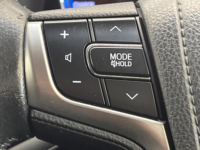 クラウンハイブリッド アスリートＳ　禁煙車　純正ナビ　バックカメラ　衝突被害軽減システム　スマートキー　ＨＩＤヘッド　ビルトインＥＴＣ　シートヒーター　クルーズコントロール　オートライト　純正１８インチアルミホイール（50枚目）