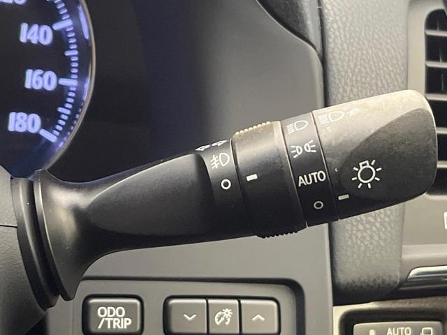 クラウンハイブリッド アスリートＳ　禁煙車　純正ナビ　バックカメラ　衝突被害軽減システム　スマートキー　ＨＩＤヘッド　ビルトインＥＴＣ　シートヒーター　クルーズコントロール　オートライト　純正１８インチアルミホイール（51枚目）