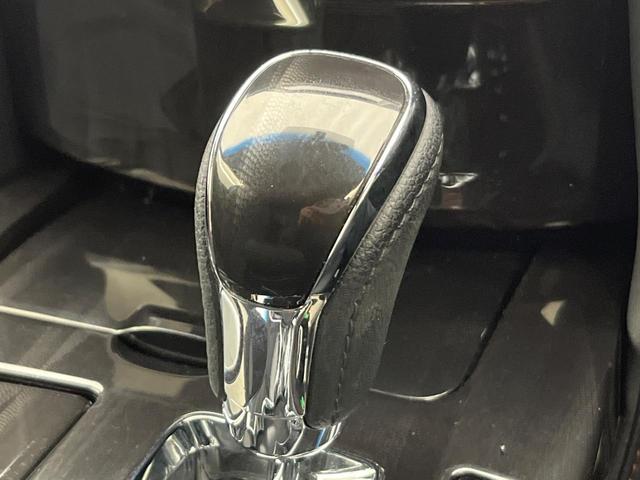 クラウンハイブリッド アスリートＳ　禁煙車　純正ナビ　バックカメラ　衝突被害軽減システム　スマートキー　ＨＩＤヘッド　ビルトインＥＴＣ　シートヒーター　クルーズコントロール　オートライト　純正１８インチアルミホイール（60枚目）