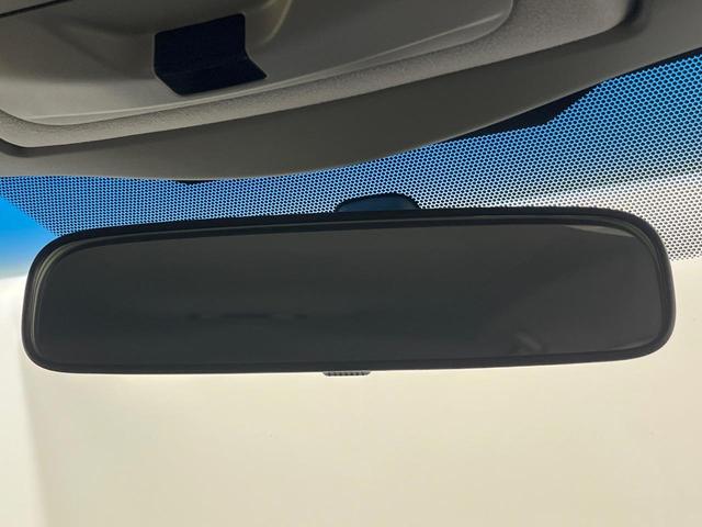 クラウンハイブリッド アスリートＳ　禁煙車　純正ナビ　バックカメラ　衝突被害軽減システム　スマートキー　ＨＩＤヘッド　ビルトインＥＴＣ　シートヒーター　クルーズコントロール　オートライト　純正１８インチアルミホイール（63枚目）