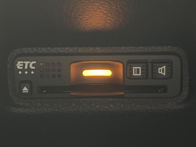 シビック タイプR 6MT 純正ナビ 禁煙車 クルーズコントロール ターボ バックカメラ ETC ブレンボキャリパー LEDヘッドライト 純正20インチアルミホイール 左右独立エアコン(8枚目)