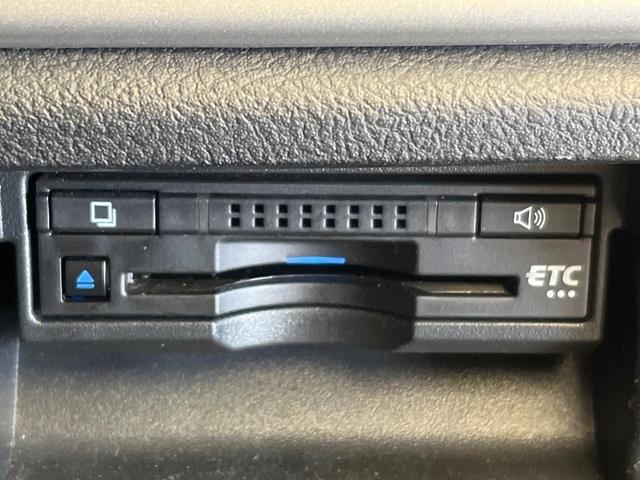 クラウン アスリートS-T アドバンストパッケージ レザーシートパッケージ サンルーフ バックカメラ 衝突被害軽減システム レーダークルーズ 禁煙車 レザーシート ETC 純正17インチアルミホイール パワーシート(9枚目)