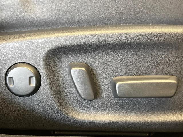 クラウン アスリートS-T アドバンストパッケージ レザーシートパッケージ サンルーフ バックカメラ 衝突被害軽減システム レーダークルーズ 禁煙車 レザーシート ETC 純正17インチアルミホイール パワーシート(40枚目)