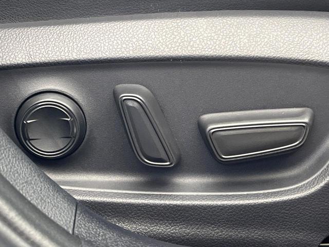 【パワーシート】スイッチ一つで簡単にシートの微調整が可能！電動だから力もいりません！快適なシートポジションにセットして、快適なドライブをお楽しみください。