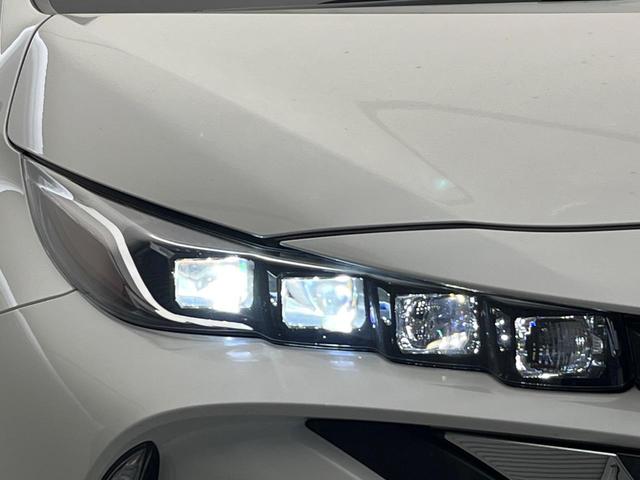 【ＬＥＤヘッドライト】悪天候や夜間走行時も良好な視界を確保し安心して運転できる高輝度ＬＥＤヘッドライトを装備！点灯速度が早く、消費電力も抑えられています。