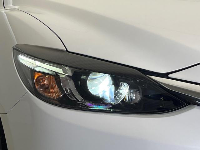 【ＬＥＤヘッドライト】悪天候や夜間走行時も良好な視界を確保し安心して運転できる高輝度ＬＥＤヘッドライトを装備！点灯速度が早く、消費電力も抑えられています。