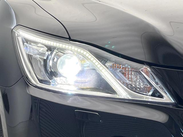 【ＨＩＤヘッドライト】非常に明るく前方を照らしてくれるので、悪天候や夜間の走行時も視界良好で安心してお乗りいただけます。