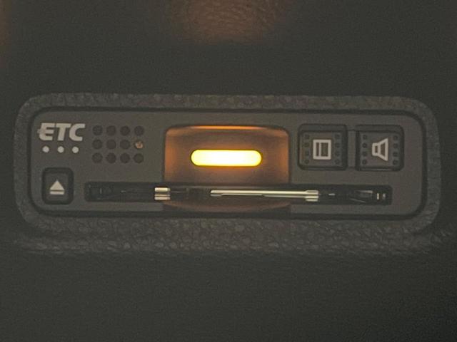 【ＥＴＣ】高速道路の料金所をストレスなく通過！話題のスポットやサービスエリアに多い「スマートＩＣ」利用時は必須のアイテムです。当店でセットアップを実施、ご納車当日からすぐにご利用いただけます！