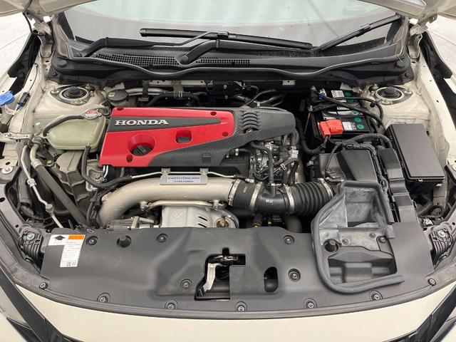 親切・丁寧な専門メカニックスタッフが応対！・車検・点検整備・事故等の修理などアフターサービスも安心。お車のカスタマイズもネクステージのサービススタッフまでご相談ください！