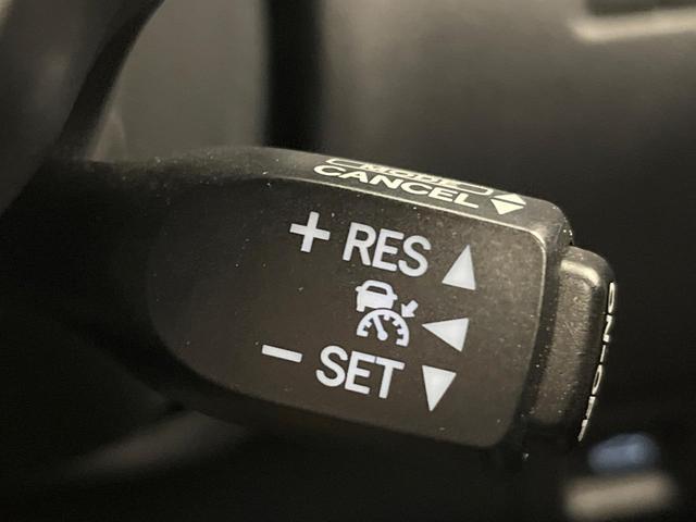 ＩＳ ＩＳ３００　ＦスポーツモードブラックＳ　特別使用車　サンルーフ　セーフティシステムプラス　ブラインドスポット　三眼ＬＥＤヘッド　１０．３インチナビ　パノラミックビュー　メモリー付パワーシート　純正１９ＡＷ　パドルシフト　革巻きステアリング（8枚目）