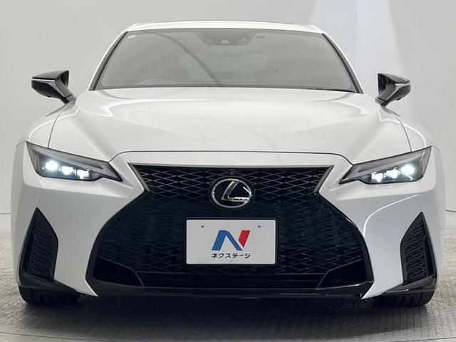 ＩＳ ＩＳ３００　ＦスポーツモードブラックＳ　特別使用車　サンルーフ　セーフティシステムプラス　ブラインドスポット　三眼ＬＥＤヘッド　１０．３インチナビ　パノラミックビュー　メモリー付パワーシート　純正１９ＡＷ　パドルシフト　革巻きステアリング（15枚目）
