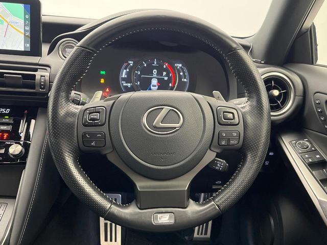 ＩＳ ＩＳ３００　ＦスポーツモードブラックＳ　特別使用車　サンルーフ　セーフティシステムプラス　ブラインドスポット　三眼ＬＥＤヘッド　１０．３インチナビ　パノラミックビュー　メモリー付パワーシート　純正１９ＡＷ　パドルシフト　革巻きステアリング（48枚目）