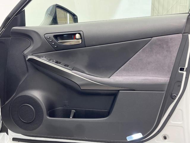 ＩＳ ＩＳ３００　ＦスポーツモードブラックＳ　特別使用車　サンルーフ　セーフティシステムプラス　ブラインドスポット　三眼ＬＥＤヘッド　１０．３インチナビ　パノラミックビュー　メモリー付パワーシート　純正１９ＡＷ　パドルシフト　革巻きステアリング（49枚目）