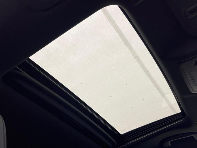 クラウンハイブリッド ＲＳアドバンス　後期　ムーンルーフ　セーフティーパッケージプラス　デジタルインナーミラー　全周囲モニター　純正ナビ　禁煙車　レーダークルーズコントロール　ブラインドスポットモニター　３眼ＬＥＤヘッドライト　ＥＴＣ（3枚目）
