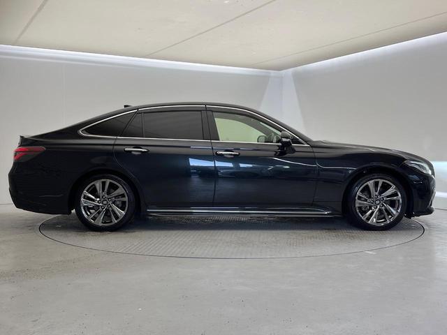 クラウンハイブリッド ＲＳアドバンス　後期　ムーンルーフ　セーフティーパッケージプラス　デジタルインナーミラー　全周囲モニター　純正ナビ　禁煙車　レーダークルーズコントロール　ブラインドスポットモニター　３眼ＬＥＤヘッドライト　ＥＴＣ（31枚目）