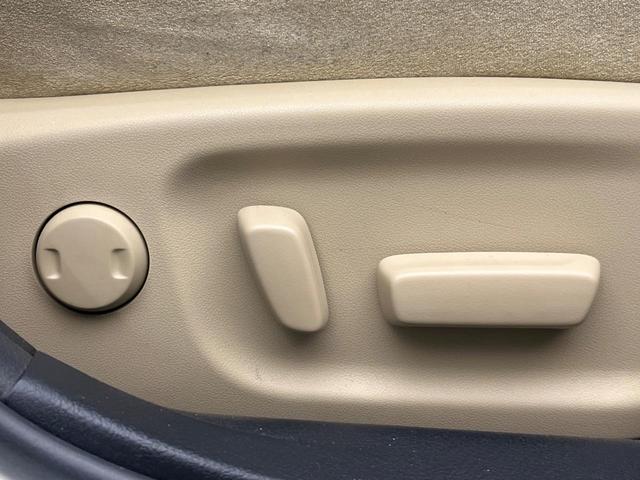 クラウンハイブリッド ロイヤルサルーンG アドバンストパッケージ 純正ナビ バックカメラ クリアランスソナー レーダークルーズコントロール ステアリングヒーター シートヒーター メモリー付パワーシート HIDヘッドライト 純正16インチAW(42枚目)