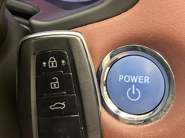 クラウンハイブリッド ＲＳアドバンス　ムーンルーフ　カラーヘッドアップディスプレイ　バックカメラ　ブラインドスポットモニター　衝突被害軽減システム　レーダークルーズ　ドラレコ　ＬＥＤヘッド　ビルトインＥＴＣ　純正１８インチアルミ（55枚目）