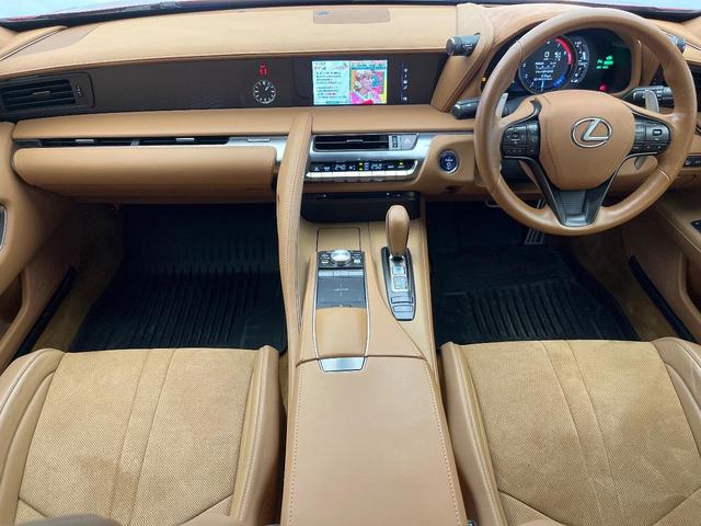 ＬＣ ＬＣ５００ｈ　禁煙車　カラーＨＵＤ　純正ＳＤナビ　セーフティシステムプラス　バックカメラ　レーダークルーズコントロール　茶革シート　前席シートエアコン　コーナーセンサー　ＬＥＤヘッド（2枚目）