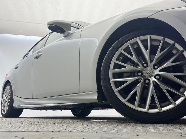 �y�����P�W�C���`�A���~�z�C�[���z�O�ςɃ}�b�`���������A���~�z�C�[���𑕒����Ă���܂��B�e��ЊO�A���~�z�C�[����A�X�^�b�h���X�^�C�����戵�����Ă���܂��B���񂲑��k����������