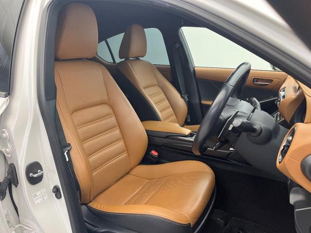 ＩＳ ＩＳ３００　バージョンＬ　後期　禁煙車　セーフティシステムプラス　レーダークルーズコントロール　ブラインドスポットモニター　３連ＬＥＤヘッドライト　純正１９インチアルミホイール　シートベンチレーション　茶革　プレミアムサウンド（12枚目）