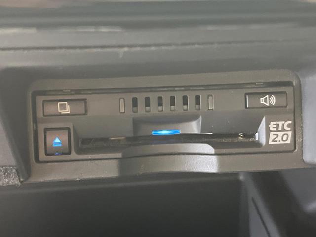 クラウンハイブリッド Ｇ－エグゼクティブ　禁煙車　純正ＳＤナビ　マルチビューモニター　レーダークルーズコントロール　プリクラッシュセーフティ　シートベンチレーション　ＥＴＣ　メモリーシート　純正１８インチアルミホイール　３眼ＬＥＤヘッドライト（9枚目）