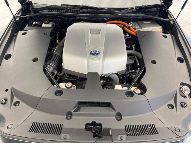 クラウンハイブリッド Ｇ－エグゼクティブ　禁煙車　純正ＳＤナビ　マルチビューモニター　レーダークルーズコントロール　プリクラッシュセーフティ　シートベンチレーション　ＥＴＣ　メモリーシート　純正１８インチアルミホイール　３眼ＬＥＤヘッドライト（20枚目）