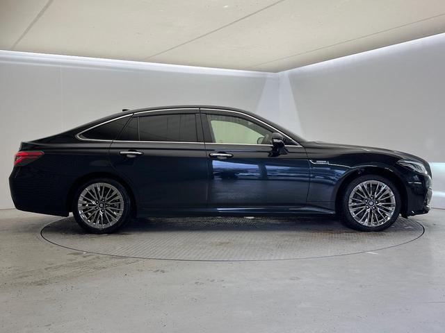 クラウンハイブリッド Ｇ－エグゼクティブ　禁煙車　純正ＳＤナビ　マルチビューモニター　レーダークルーズコントロール　プリクラッシュセーフティ　シートベンチレーション　ＥＴＣ　メモリーシート　純正１８インチアルミホイール　３眼ＬＥＤヘッドライト（30枚目）