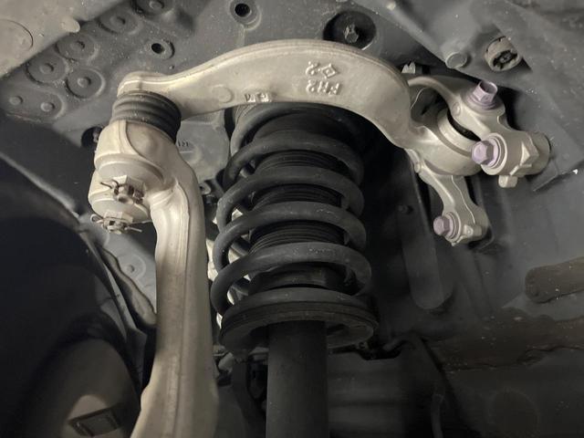 クラウンハイブリッド Ｇ－エグゼクティブ　禁煙車　純正ＳＤナビ　マルチビューモニター　レーダークルーズコントロール　プリクラッシュセーフティ　シートベンチレーション　ＥＴＣ　メモリーシート　純正１８インチアルミホイール　３眼ＬＥＤヘッドライト（57枚目）