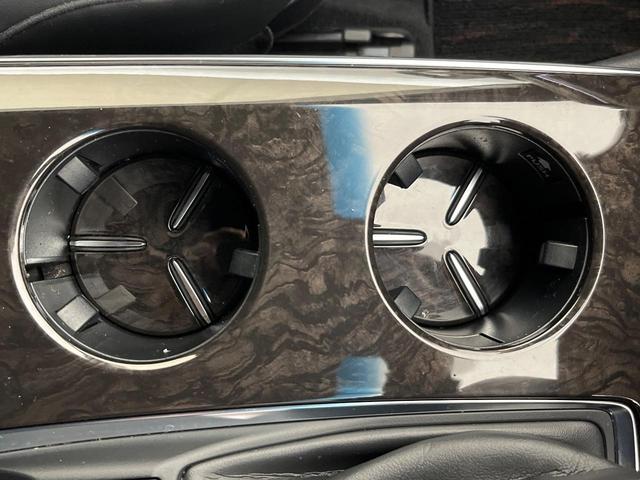 クラウンハイブリッド Ｇ－エグゼクティブ　禁煙車　純正ＳＤナビ　マルチビューモニター　レーダークルーズコントロール　プリクラッシュセーフティ　シートベンチレーション　ＥＴＣ　メモリーシート　純正１８インチアルミホイール　３眼ＬＥＤヘッドライト（74枚目）