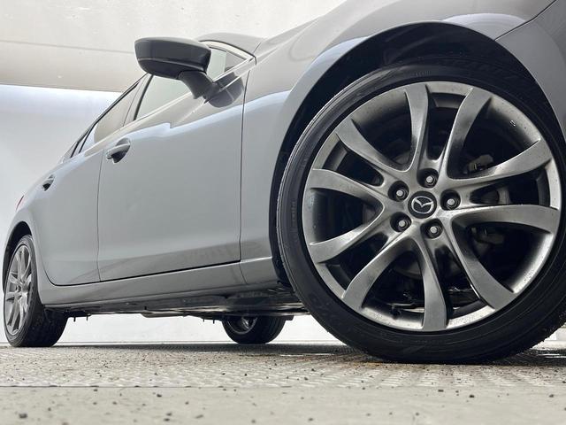 �y�����P�X�C���`�A���~�z�C�[���z�O�ςɃ}�b�`���������A���~�z�C�[���𑕒����Ă���܂��B�e��ЊO�A���~�z�C�[����A�X�^�b�h���X�^�C�����戵�����Ă���܂��B���񂲑��k����������