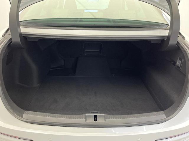 クラウンクロスオーバー Ｇアドバンスド・レザーパッケージ　モデリスタフルエアロ　デジタルインナーミラー　フロマージュ革シート　純正ディスプレイオーディオ　全周囲カメラ　レーダークルーズ　禁煙車　電動リアゲート　レザーシート　前席シートエアコン　ＥＴＣ（37枚目）