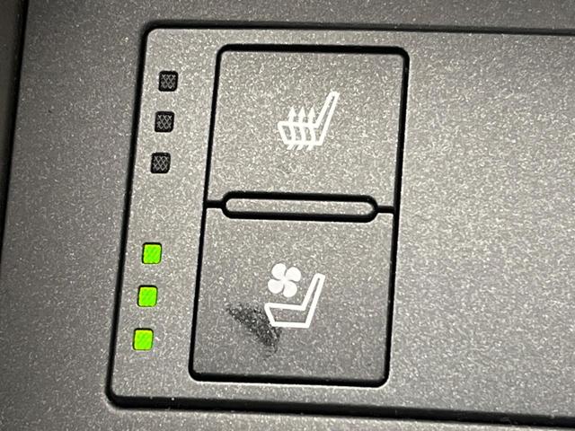 ＩＳ ＩＳ２００ｔ　Ｆスポーツ　モデリスタフルエアロ　禁煙車　モデリスタマフラー　革シート　シートベンチレーション　ブラインドスポットモニター　衝突軽減　レーダークルーズコントロール　純正ＳＤナビ　バックカメラ　ターボ　ＥＴＣ（7枚目）