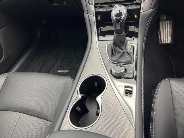 スカイライン ＧＴ　タイプＳＰ　禁煙車　サンルーフ　純正ナビ　衝突被害軽減システム　ドラレコ　ＥＴＣ　純正１９インチアルミ　オートハイビーム　レーダークルーズコントロール　ＬＥＤヘッドライト　メモリー機能付きパワーシート（68枚目）