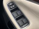 ロイヤルサルーン　禁煙車　アドバンストパッケージ　衝突軽減　レーダークルーズコントロール　クリアランスソナー　レザーシートパッケージ　ベージュ革シート　シートベンチレーション　純正８型ナビ　純正ＯＰ１７アルミホイール（49枚目）