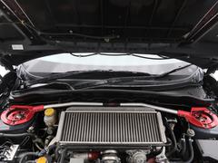 【ＳＴＩタワーバー】お車の剛性を高めるタワーバーを装備。よりスムーズなコーナリング走行が可能となり、走りも楽しめます。 6