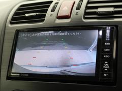 【バックカメラ】駐車時に後方がリアルタイム映像で確認できます。大型商業施設や立体駐車場での駐車時や、夜間のバック時に大活躍！運転スキルに関わらず、今や必須となった装備のひとつです！ 5