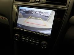 【バックカメラ】駐車時に後方がリアルタイム映像で確認できます。大型商業施設や立体駐車場での駐車時や、夜間のバック時に大活躍！運転スキルに関わらず、今や必須となった装備のひとつです！ 7