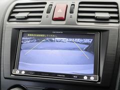 【バックカメラ】駐車時に後方がリアルタイム映像で確認できます。大型商業施設や立体駐車場での駐車時や、夜間のバック時に大活躍！運転スキルに関わらず、今や必須となった装備のひとつです！ 4