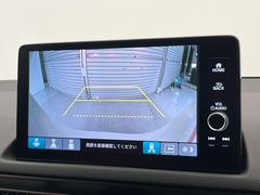 【バックカメラ】駐車時に後方がリアルタイム映像で確認できます。大型商業施設や立体駐車場での駐車時や、夜間のバック時に大活躍！運転スキルに関わらず、今や必須となった装備のひとつです！ 4