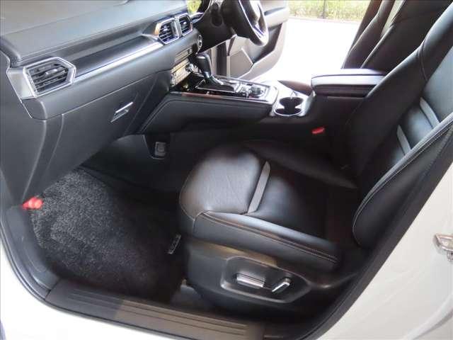 CX-8 2.5 25S スポーツ アピアランス 禁煙・衝突被害軽減ブレーキ(前後)・AT誤発進抑制制御・360°ビューモニター・オートホールド機能・10インチマツコネナビ・Apple Carplay/Android Auto・パワーリフトゲート(13枚目)