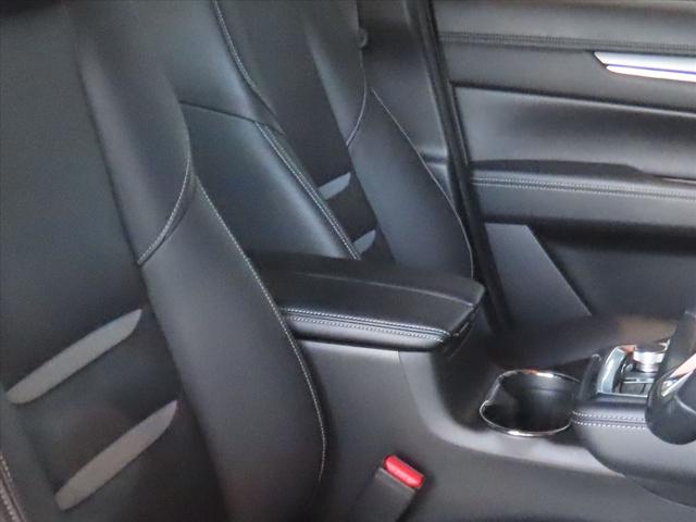 CX-8 2.5 25S スポーツ アピアランス 禁煙・衝突被害軽減ブレーキ(前後)・AT誤発進抑制制御・360°ビューモニター・オートホールド機能・10インチマツコネナビ・Apple Carplay/Android Auto・パワーリフトゲート(25枚目)