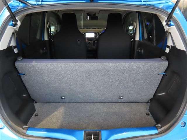 アルト ６６０　４０周年記念特別仕様車　Ｌリミテッド　禁煙・衝突被害軽減ブレーキ・運転席シートヒーター・地デジ／ＣＤ／ＤＶＤ／Ｂｌｕｅｔｏｏｔｈ（18枚目）