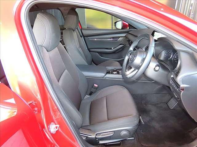ＭＡＺＤＡ３ファストバック １．５　１５Ｓ　ツーリング　禁煙・衝突被害軽減ブレーキ・ＡＴ誤発進抑制機能・ＢＳＭシステム・３６０°ビューモニター・ＣＤ／ＤＶＤ／Ｂｌｕｅｔｏｏｔｈ／ＵＳＢ／Ａｐｌｌｅ　Ｃａｒｐｌａｙ／Ａｎｄｒｏｉｄ　Ａｕｔｏ／ＭＲＣＣ・ＥＴＣ（13枚目）
