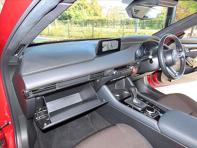 ＭＡＺＤＡ３ファストバック １．５　１５Ｓ　ツーリング　禁煙・衝突被害軽減ブレーキ・ＡＴ誤発進抑制機能・ＢＳＭシステム・３６０°ビューモニター・ＣＤ／ＤＶＤ／Ｂｌｕｅｔｏｏｔｈ／ＵＳＢ／Ａｐｌｌｅ　Ｃａｒｐｌａｙ／Ａｎｄｒｏｉｄ　Ａｕｔｏ／ＭＲＣＣ・ＥＴＣ（28枚目）