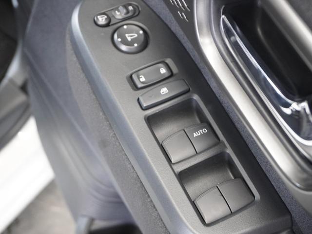 N-BOXカスタム Lターボ 1年保証ナビDレコRカメETC両電扉BT地デジ(30枚目)