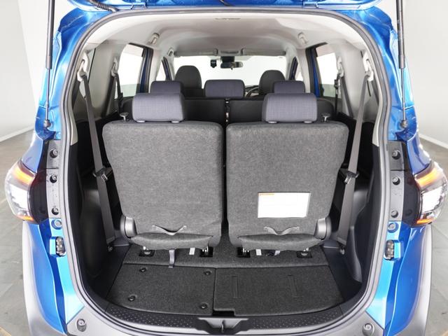 フル乗車でもしっかり荷物を収納出来るラゲッジスペースです。普段の買い物でしたらしっかり積める十分な荷室スペースが確保されています。