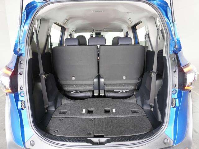 リアシートを使用しない時は倒せば更に広々ラゲッジスペースの出来上がりです、たくさんの荷物が積み込み可能です！